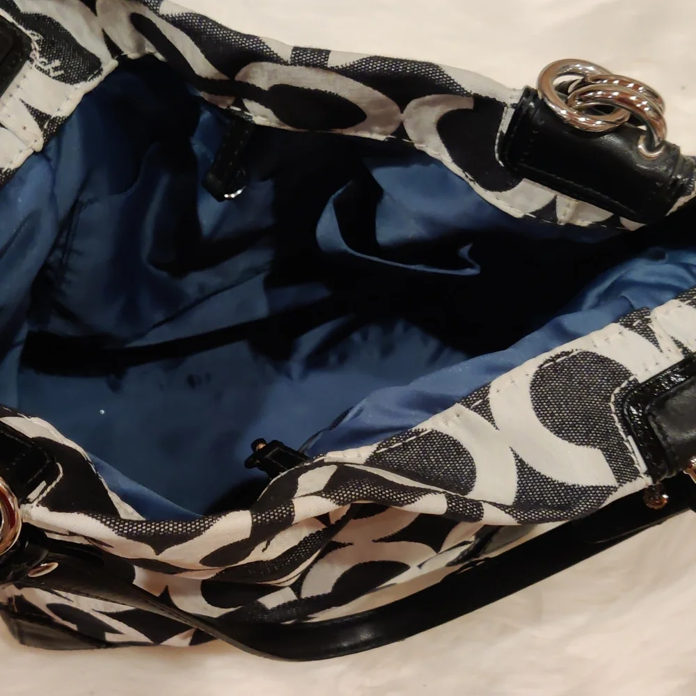 Coach Payton Canvas Purse - Picture 10 of 12